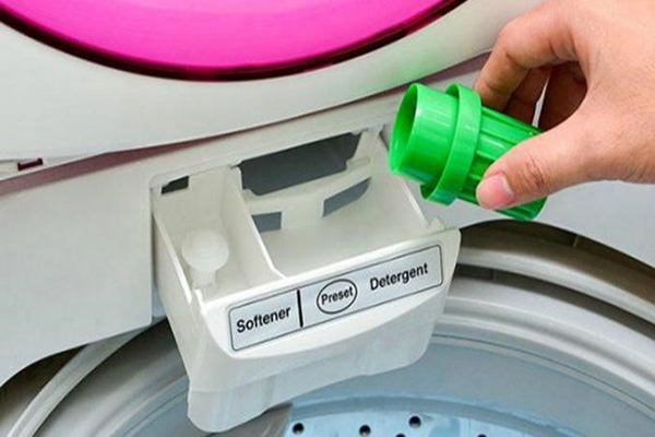 Chọn loại nước xả vải nào thơm nhất dùng cho máy giặt