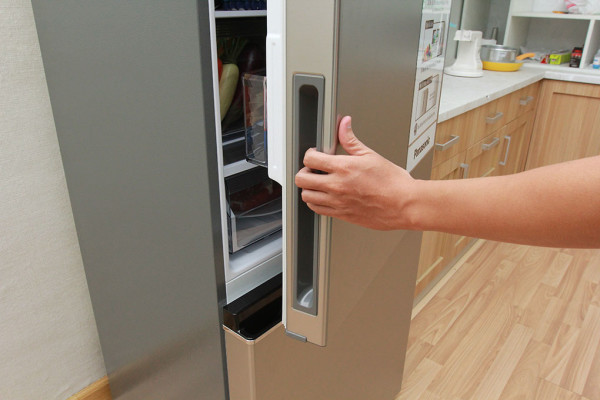 Bật mí một số nguyên nhân tủ lạnh Sharp không vào điện